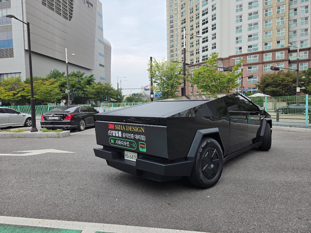 3M SIHA DESIGN 랩핑 사이버트럭 후면